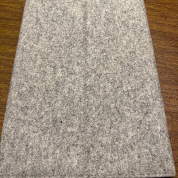 Gräf & Lantz brand felt and leather sleeve for iPad Pro 12.9 inch - Picture 3 of 4